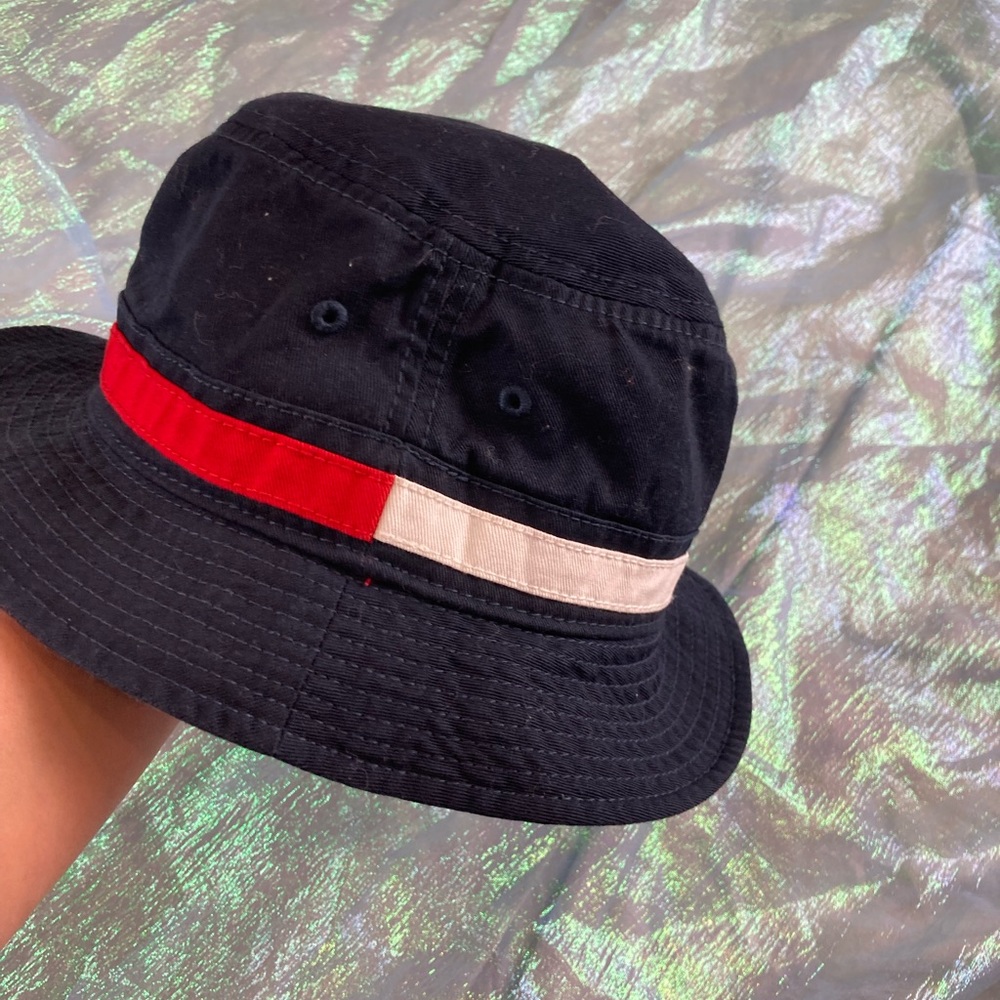 Cool beans Navy Tommy Hilfiger Bucket hat✨